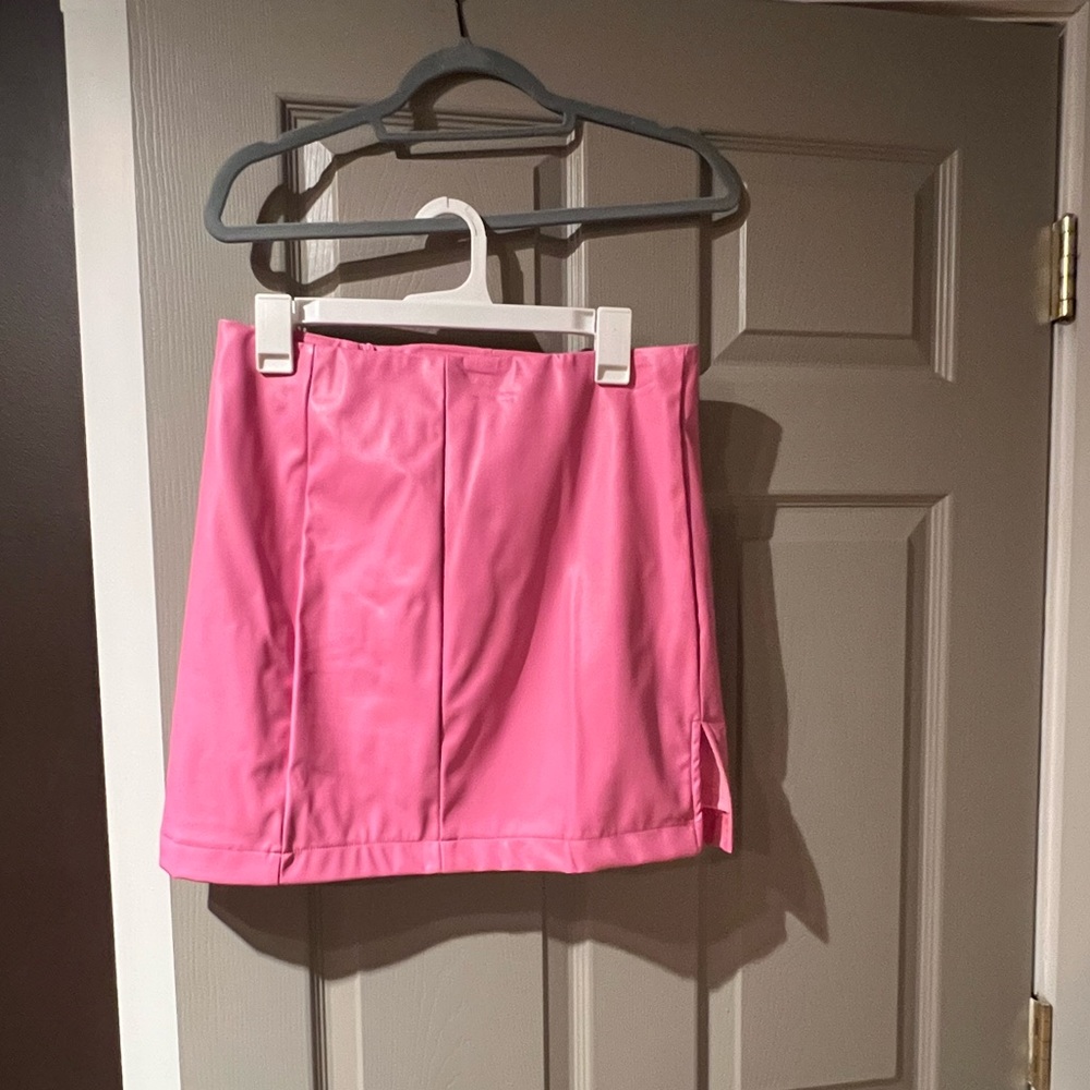Pretty Garbage pink leather mini skirt. Worn once. Size L.